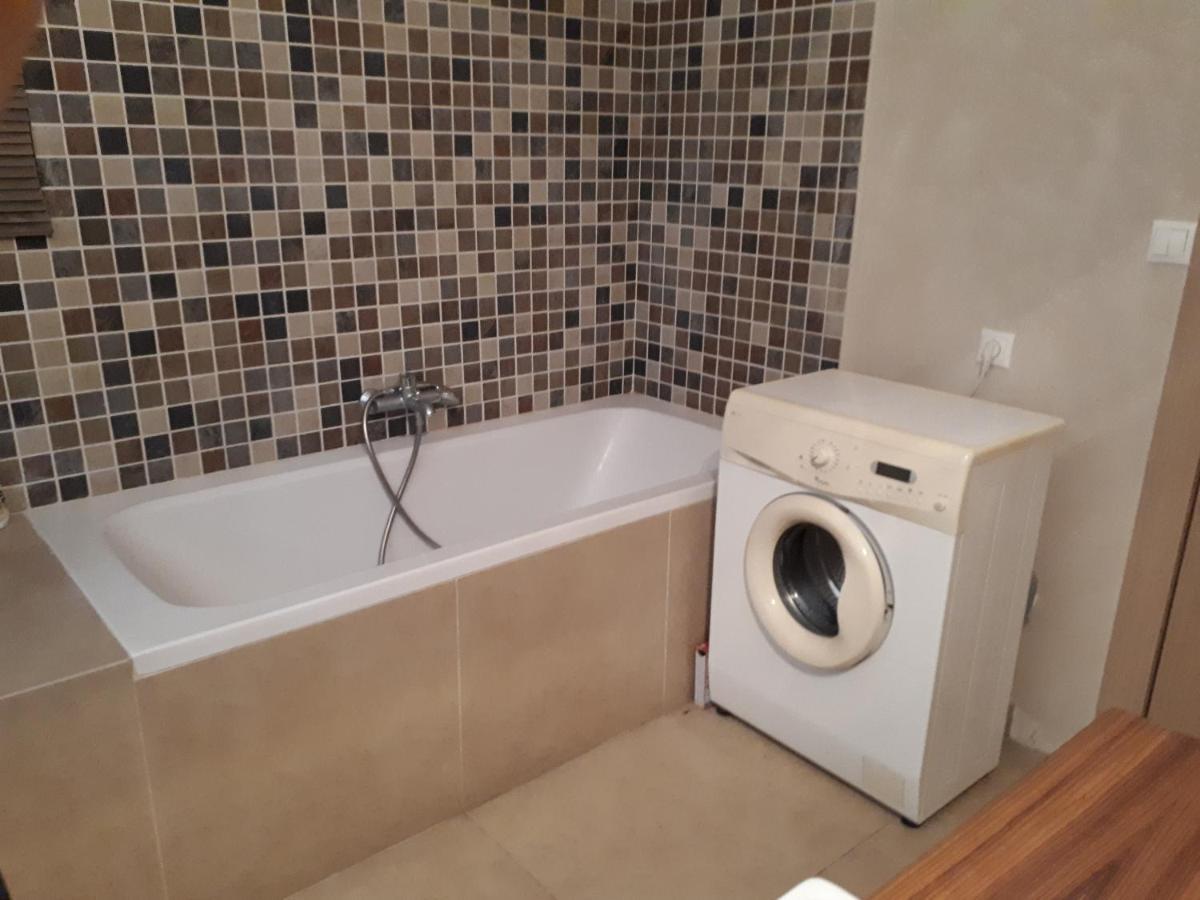 Utulny Apartman V Bratislava 15 Kültér fotó