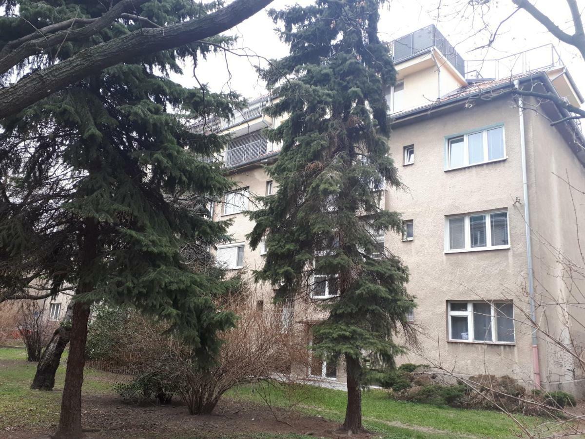 Utulny Apartman V Bratislava 15 Kültér fotó