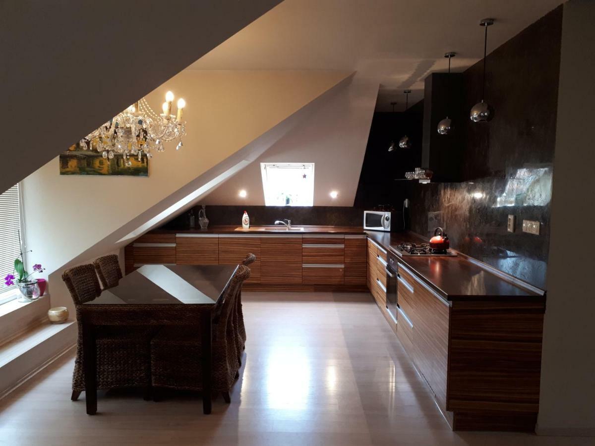 Utulny Apartman V Bratislava 15 Kültér fotó