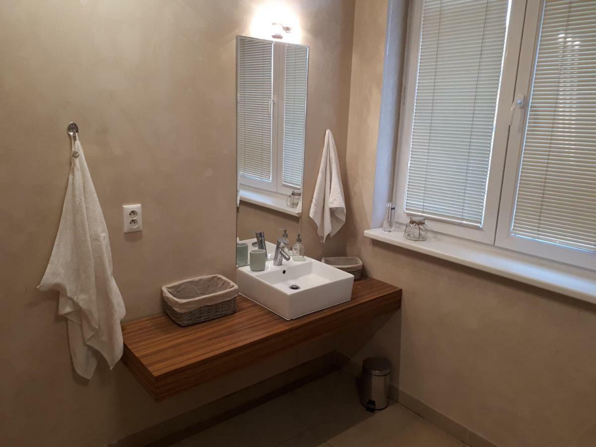 Utulny Apartman V Bratislava 15 Kültér fotó