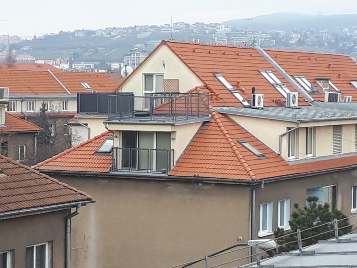 Utulny Apartman V Bratislava 15 Kültér fotó