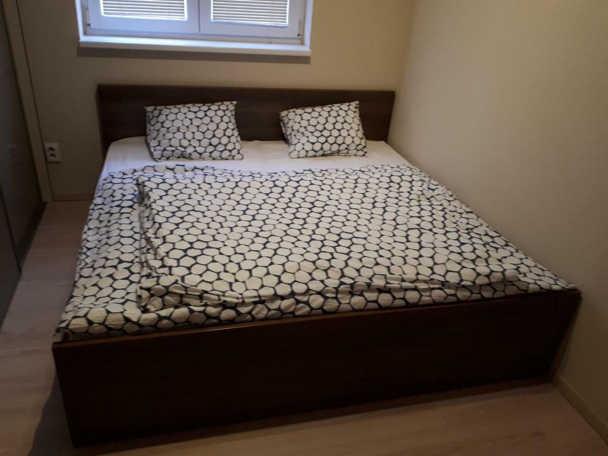 Utulny Apartman V Bratislava 15 Kültér fotó
